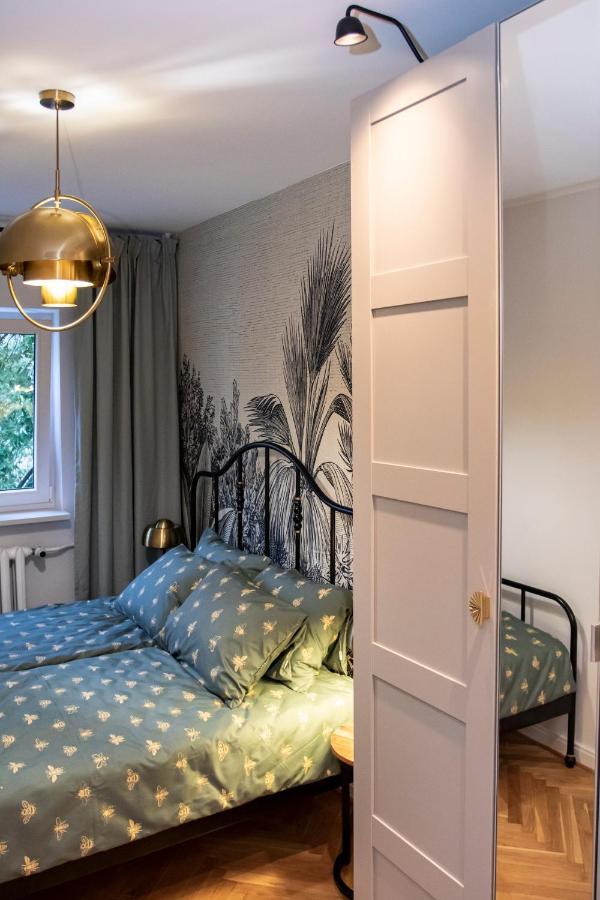 Apartament Przy Metrze Wierzbno Z Nuta Vintage Varsovia Exterior foto
